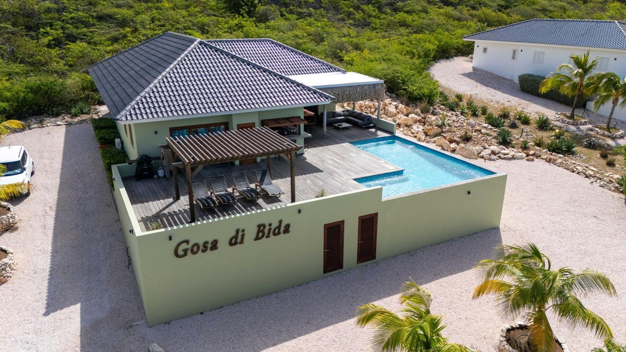 Coral Estate Holidays Willibrordus Room photo